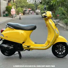 Jual cepat Piaggio Vespa LX IGET LED 125 tahun 2021 warna Kuning