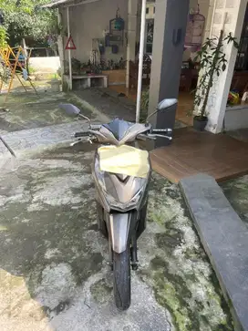 Honda beat deluxe cbs iss
