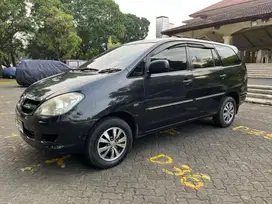 Toyota Kijang Innova 2005 Bensin