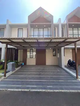 Disewakan Rumah 2 Lantai di Summarecon Mutiara Makassar - Blue Crystal