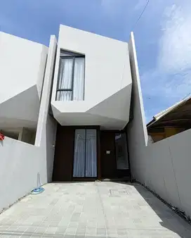 Jual Rumah Baru Furnish Interior Mewah Sutorejo Surabaya