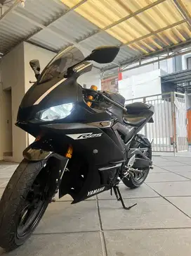 Dijual YAMAHA R25 V2