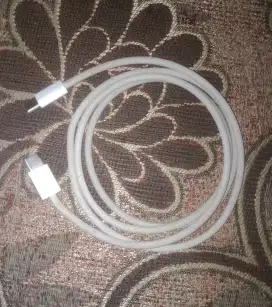 Kabel iPhone 15pm ori ibox