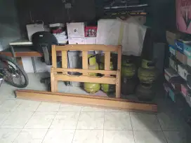 Dari pada gak kepakai dijual