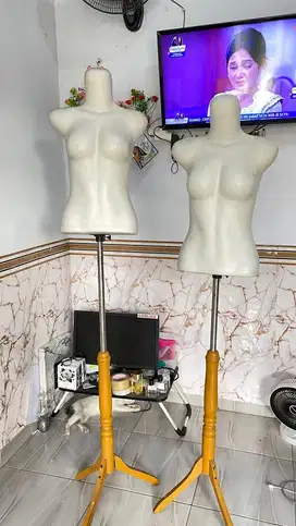 Dijual manekin wanita 2 pc 100 ribu