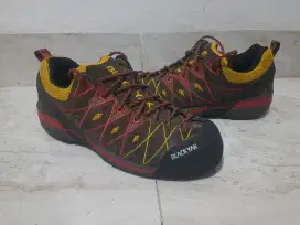 Sepatu Black Yak ( Preloved )