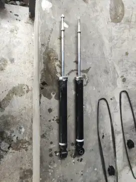 shock belakang nissan march/datsun go