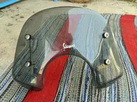 Windshield type fume (gelap) vespa LX 125 / 150 original italia
