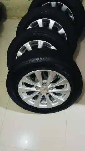 Velg+Ban R15 pcd 110 baut 5 Ban Baru