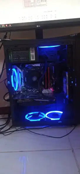Komputer Gaming dan Monitor