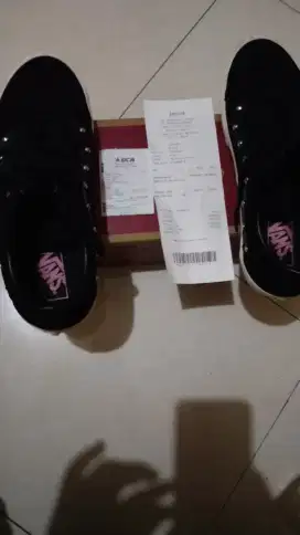 sepatu vans old skool spikes black