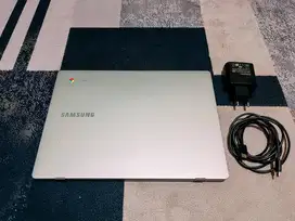 Samsung Chrome Book 4 Silver