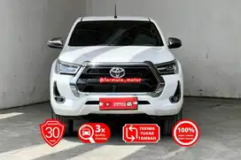 (LOW KM 44rb) Toyota Hi Lux V DC 2.4 AT 4x4 2023