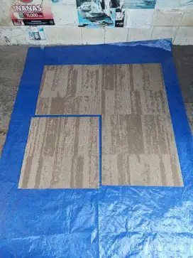 Karpet tile kantor ukuran 50x50cm ex pemakaian Bank
