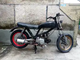 motor costum bekas
