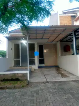 Disewakan rumah cluster insani