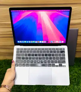 Macbook air 2020 Chip Apple M1 RAM 8Gb - 256GB MINUS SIKIT D-DC