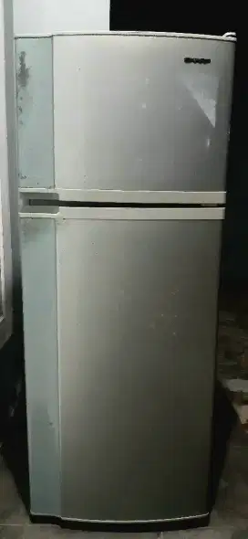 KULKAS SHARP 2 PINTU