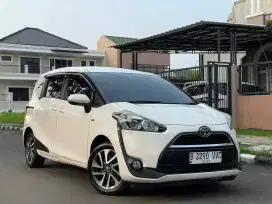 TERMURAH! Sienta V 1.5 CVT 2016 Putih