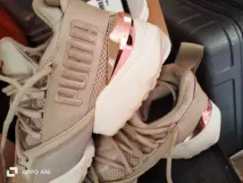 Sepatu kets utk wanita