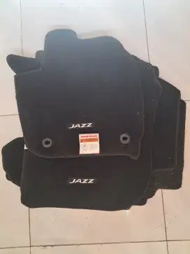 Karpet untuk mobil honda new Jazz