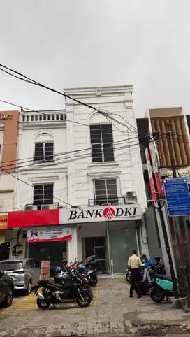 Ruko Gandeng 3lt di Tebet Barat Dalam Raya, Hanya 5 Menit ke Tol Tebet