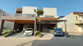 Rumah Nyaman untuk Semua: 2 Lantai dengan Desain Kustom