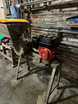 DIJUAL CEPAT Mesin Penggiling Bekas