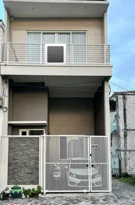 Dijual rumah 2 lantai lokasi di kalilom kec. Kenjeran