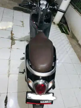 MOTOR SCOOPY STYLISH