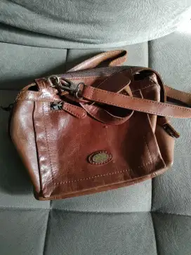 Tas Kulit Asli Aira