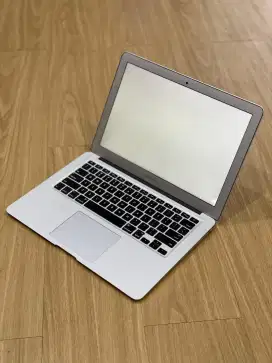 MacBook Air 13 Early 2015 , Core i5 RAM 4GB SSD 256GB WS GRADE-B
