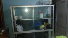 Dijual lemari kaca