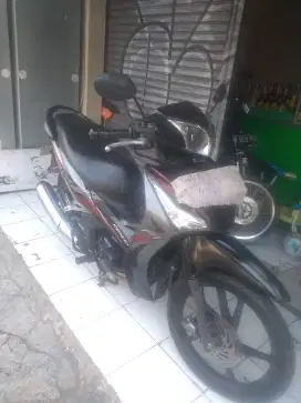 HONDA SUPRA X 125 FI HELM IN 2012