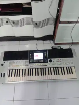 Keyboard yamaha psr 710