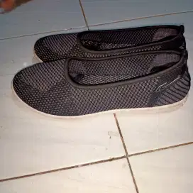 Sepatu santai wanita