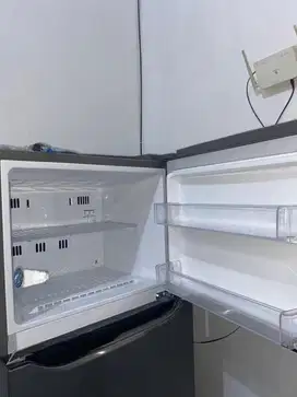 LG KULKAS 2 pintu 225L Gross/209L
