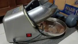 Mesin serut es batu