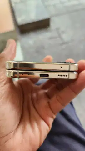 Samsung Z Flip 4 8/256Gb murah aja..