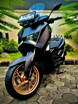 Yamaha Xmax Tech Max 2025 baru pakai 2 bulan km baru 400 perak