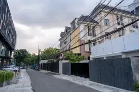 Dijual Cepat Kosan Lokasi Premium Dekat Halte & Pusat Bisnis di Jaksel
