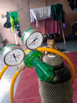 Tabung oksigen sedang