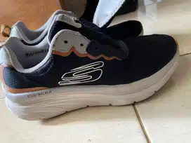 Skechers dlux no boz size 43