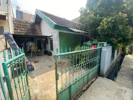Rumah Di komplek kimia farma ciledug