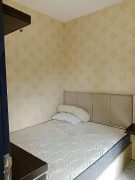 DISEWAKAN LANTAI 1 APARTEMEN 2 BEDROOM FULL FURNISH DEKAT LIFT