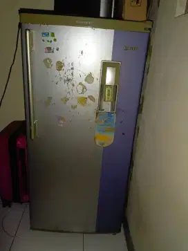 Dijual cepat kulkas 1 pintu & tv 21 inch