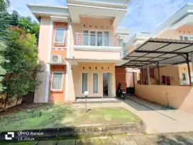Disewakan rumah istimewa 2 lantai area Jalan Palagan Km 9