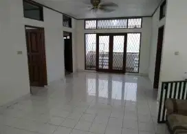 Dikontrakan Rumah di Kawasan Elite Setraduta