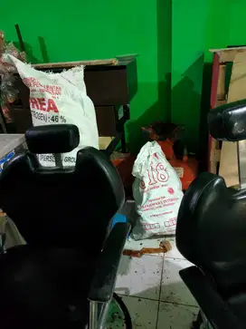 2 Kursi hidrolik barbershop 1 washbak