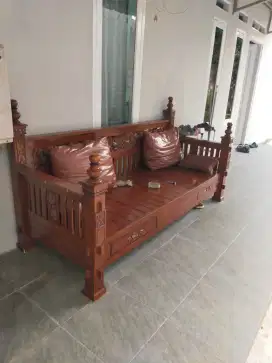 Bale-bale risban kayu jati